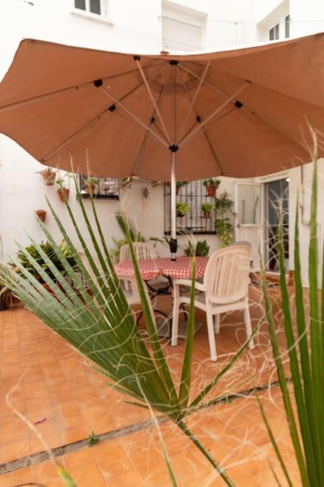 Apartamento El Patio De La Vina By Gades Gestion Cádiz Exterior foto